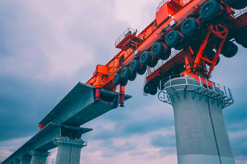 基建狂魔新作！世界首台千吨级架桥一体机完成海上首秀