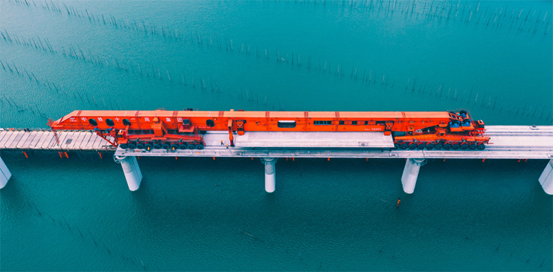 基建狂魔新作！世界首台千吨级架桥一体机完成海上首秀